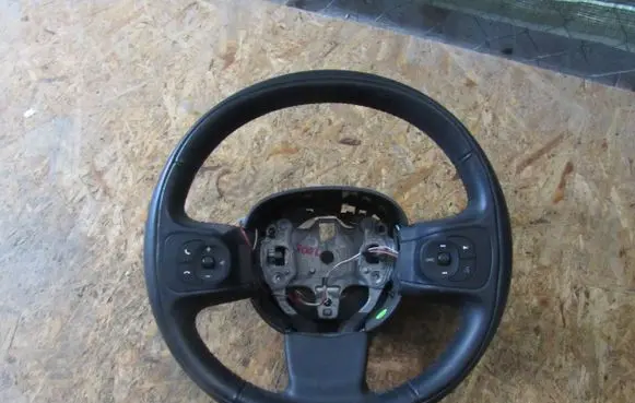 Fiat 500L Steering wheel