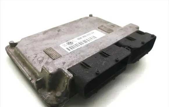 Volkswagen PASSAT B5.5 Engine control unit/module 06B906033AA 5WP40109