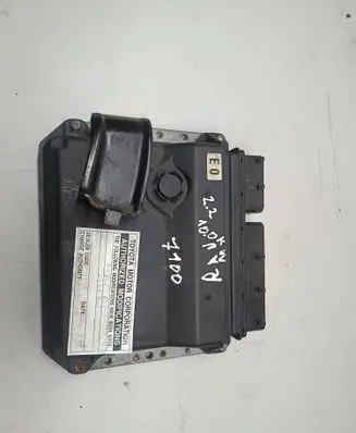Toyota RAV 4 (XA30) Engine control unit/module 8966142C12 AUTH0BTZED 24261402