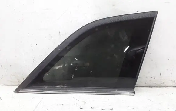 Chrysler Pacifica Rear side window