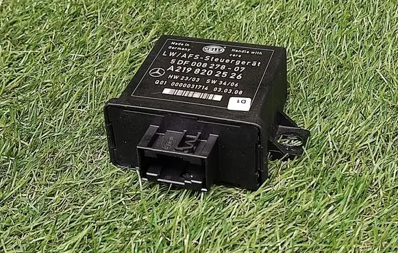 Mercedes-Benz CLS C219 Light module LCM A2198202526 5DF00827807