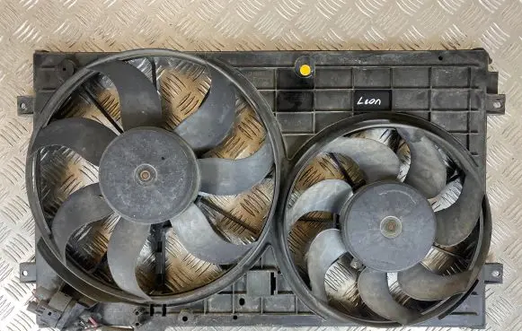 Seat Leon (1P) Radiator cooling fan shroud 1K0121207T 1355D300194