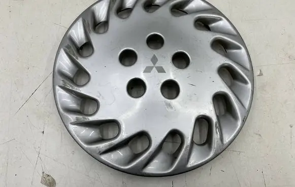 Mitsubishi Sigma R15 wheel hub/cap/trim aw324708