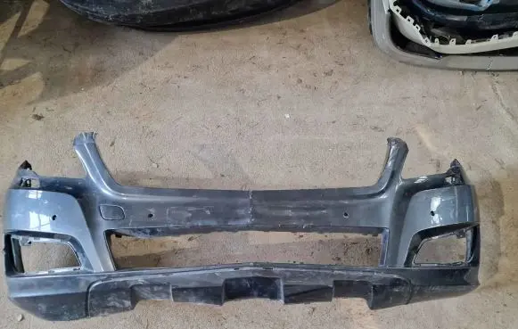 Mercedes-Benz R W251 Front bumper A2518852725