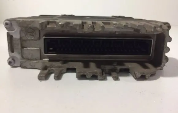 Volkswagen Golf III Engine control unit/module 032997026X 0261200764