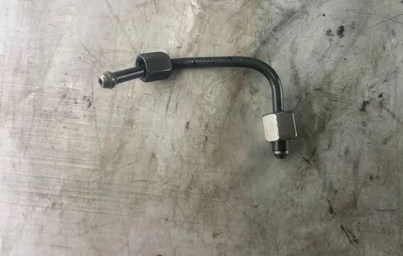 Opel Astra H Fuel injector supply line/pipe 