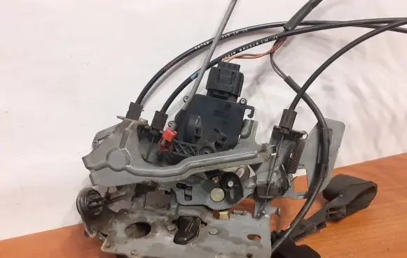 Chrysler 300 - 300C Rear door lock 10898 667ABB59305