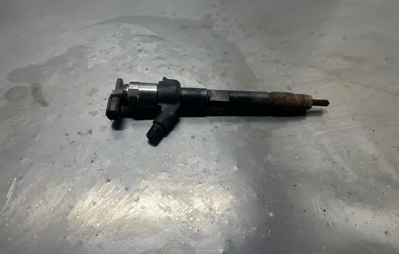Fuel injector