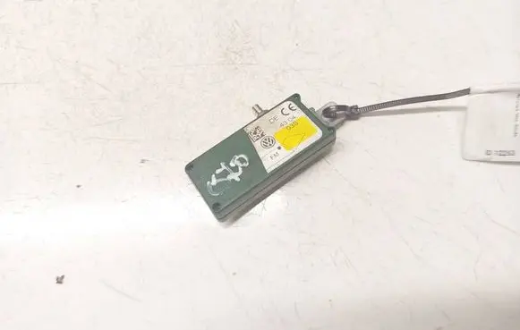 Volkswagen Touareg I Antenna control unit 