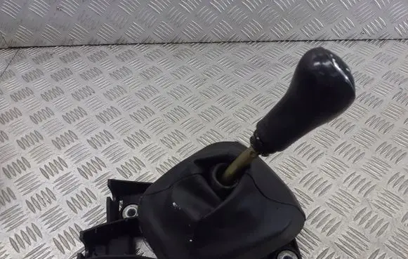 Mitsubishi Carisma Gearbox retarder lever MR911123