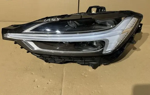 Volvo XC60 Headlight/headlamp 31108596
