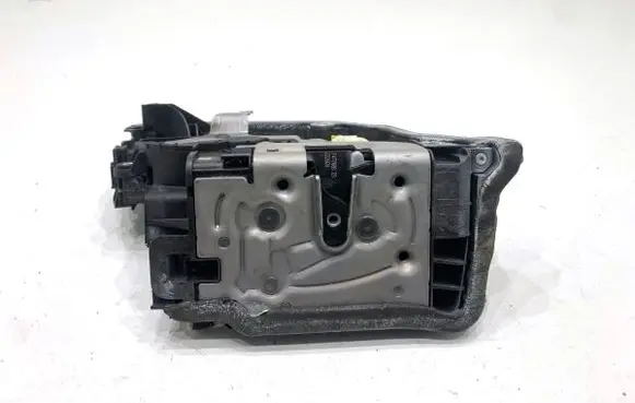 BMW 5 G30 G31 G38 Front door lock 7477688