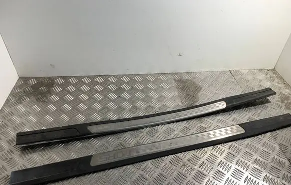 Skoda Octavia Mk2 (1Z) Front sill trim cover 1Z0853491 1Z0853492