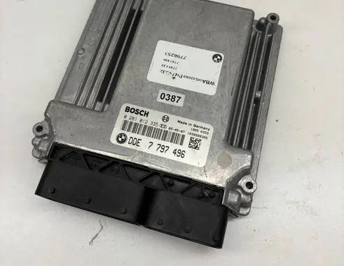 BMW 1 E81 E87 Engine control unit/module 7797496 0281012335 1039S08306