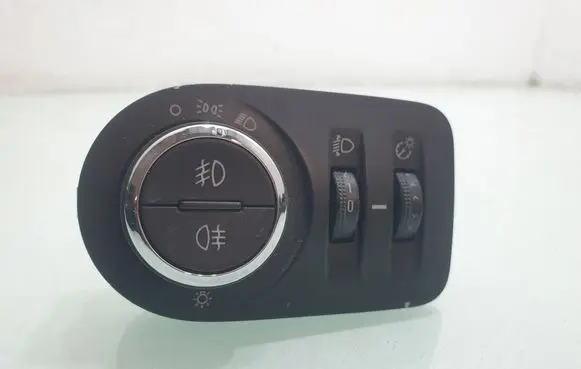 Opel Zafira C Light switch 13294815