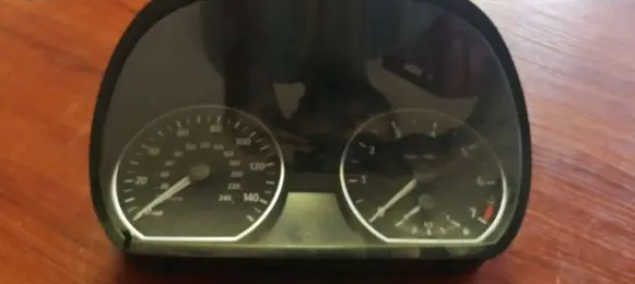 BMW 1 E81 E87 Speedometer (instrument cluster) 9110192