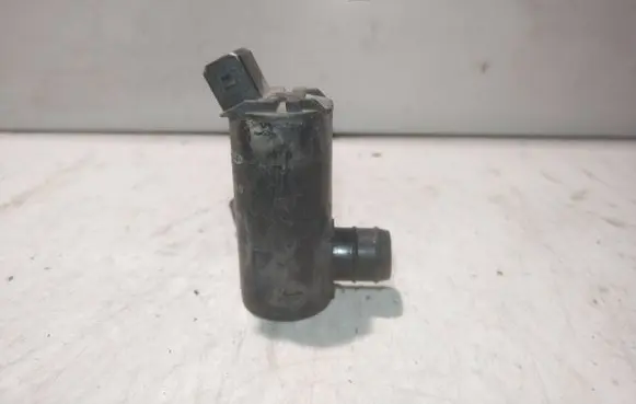 Volvo S40, V40 Windscreen/windshield washer pump 9169611 0602103950