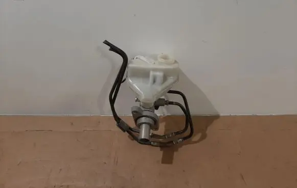 Volvo V70 Master brake cylinder 03350885571 03350885561