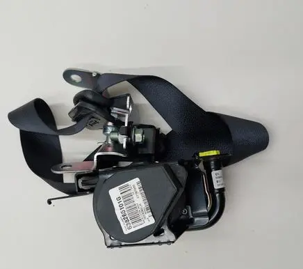 Nissan Leaf II (ZE1) Front seatbelt 638265101G