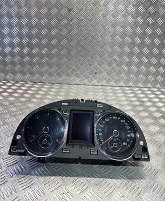 Speedometer (instrument cluster)
