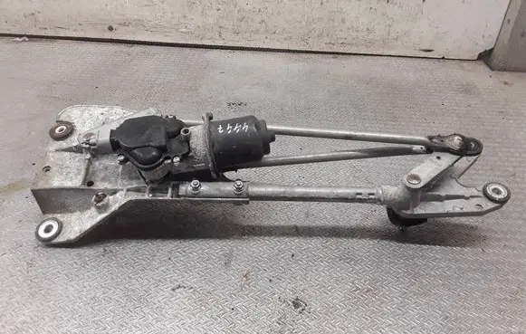 Nissan X-Trail T30 Front wiper linkage and motor 