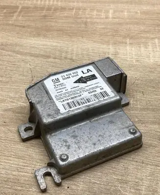 Opel Corsa C Airbag control unit/module 24439952 327963935