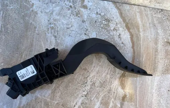 Volvo C40 Accelerator throttle pedal 8888768689 32212369 P32212369