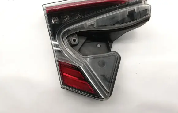 Tailgate rear/tail lights