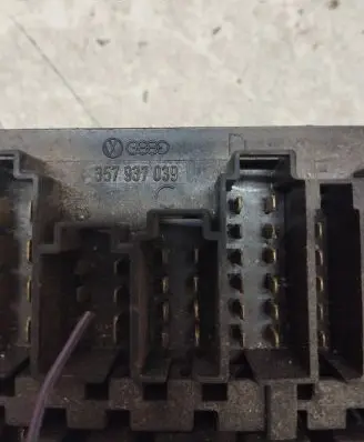 Volkswagen Sharan Fuse box set 357937039