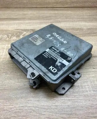 Opel Omega B1 Engine control unit/module ECU 90563172 281001215