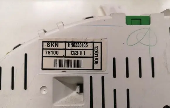 Honda CR-V Speedometer (instrument cluster) HR0333105 78100 HR0333
