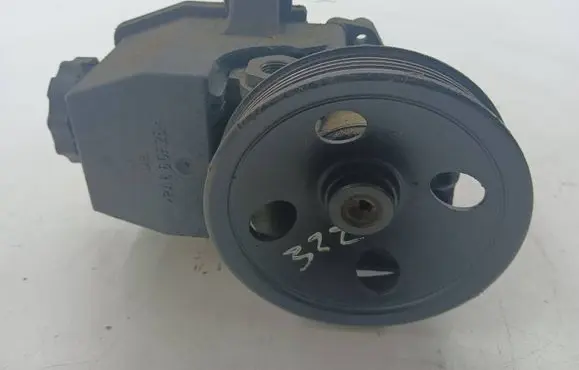 Mercedes-Benz CLK A208 C208 Power steering pump PA66GF25