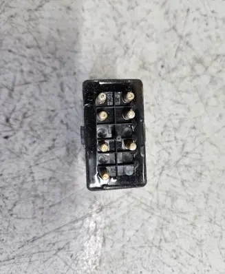 Mercedes-Benz C W202 Hazard warning light relay 0135454932 05999662