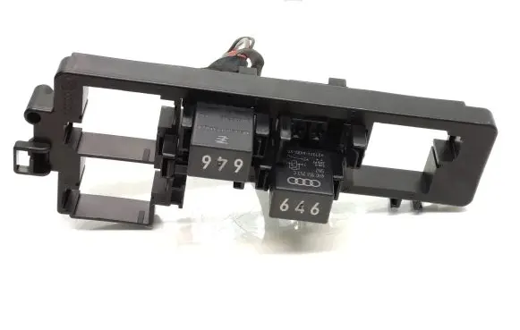 Volkswagen PASSAT B7 Fuse box set 1k1937503a 4h0951253c 646