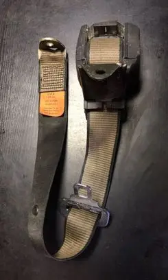 BMW 7 E32 Rear seatbelt 1938641