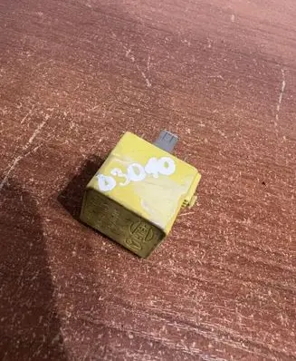 Mercedes-Benz E W210 Other relay A0025421419 D3010