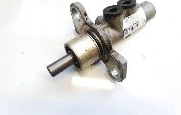 Volkswagen PASSAT B5 Master brake cylinder 81973