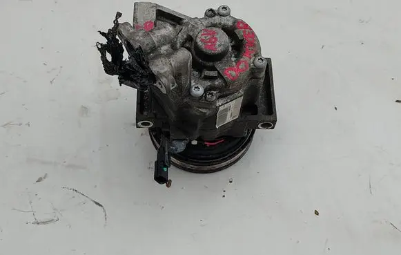 Dacia Dokker Air conditioning (A/C) compressor (pump) Z0014345C