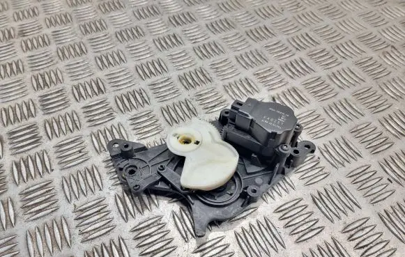 Ford C-MAX I Air flap motor/actuator 3M5H19E616AB EAD251 84060
