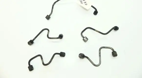 Fuel injector supply line/pipe