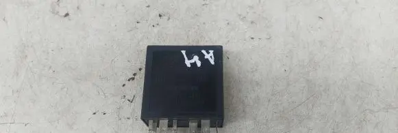 Audi A4 S4 B5 8D Window wiper relay 4B0955531A 72WA401