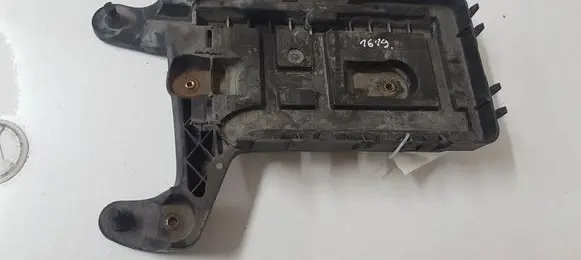 Volkswagen PASSAT B6 Battery tray 1K0915333C