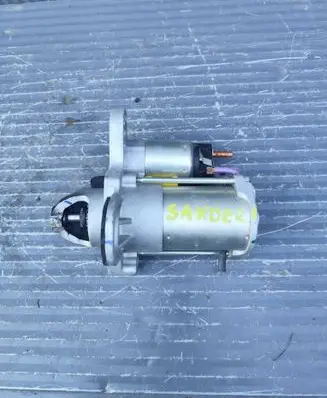 Dacia Sandero III Starter motor 233008820R