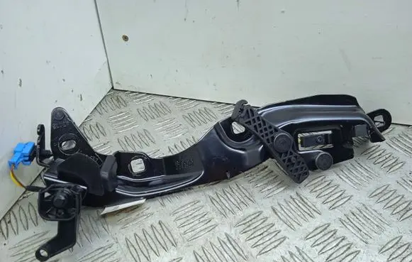 Mercedes-Benz C W205 Convertible roof hinge A2057502000