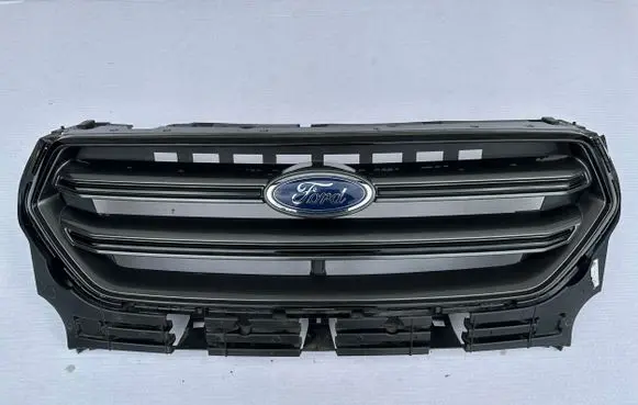 Ford Kuga II Front bumper upper radiator grill