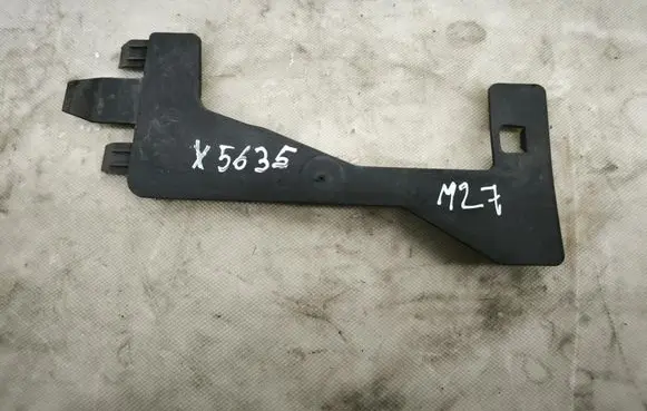 Renault Captur Front bumper mounting bracket 628108755R
