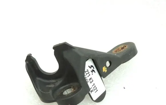 Renault Espace IV Gear shift cable bracket 8200528584