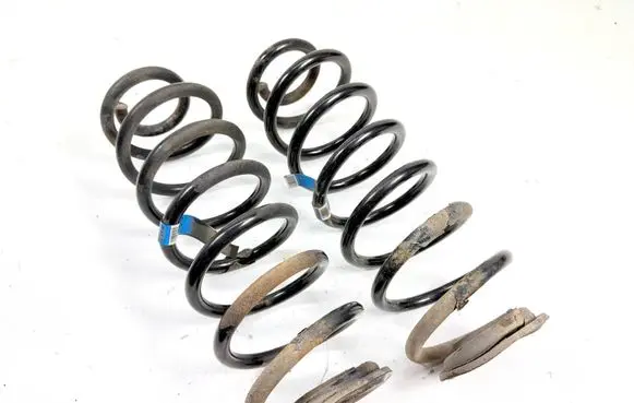 Cadillac Escalade Rear coil spring 25783732 15234629