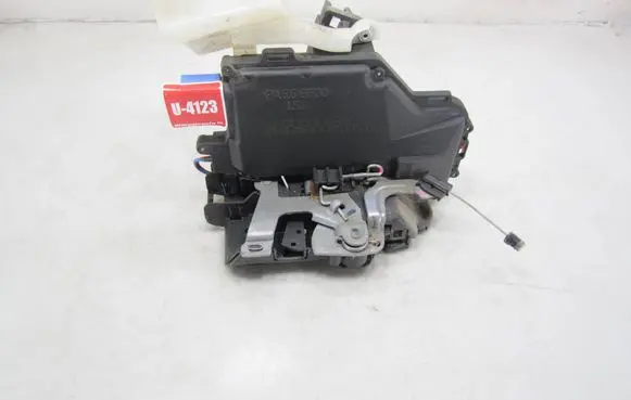 Volkswagen Golf VI Rear door lock 7L0839015E 991636300