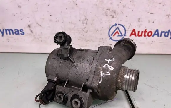 BMW 3 E90 E91 Water pump 7586925 11517586925